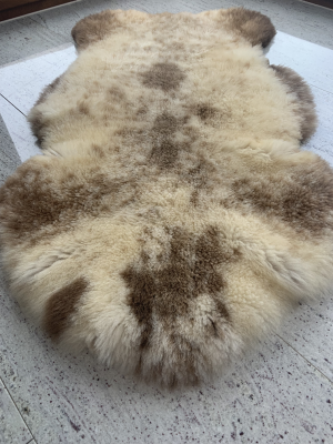 Fårskinn - Meliert - Stracciatella - beautiful-meliert-stracciatella-sheepskin