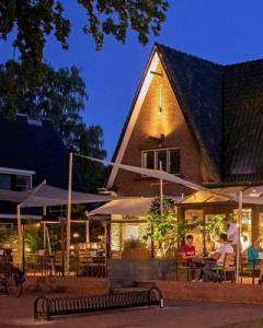 Fårskinn - Bio - fårskinn pryder terrasserna på belgiska restauranger!